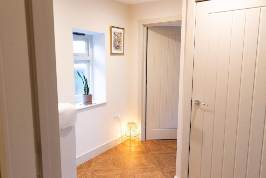 Amarelo Apartment, Central Charlbury, 1 Super King Bed 외부 사진