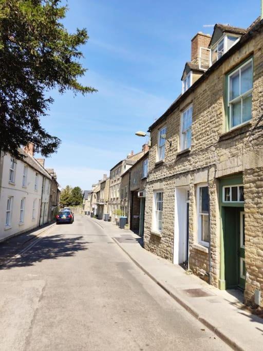 Amarelo Apartment, Central Charlbury, 1 Super King Bed 외부 사진